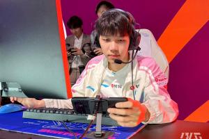 合计9中1！首节爱德华兹6中1拿3分 道苏姆3中0没得分